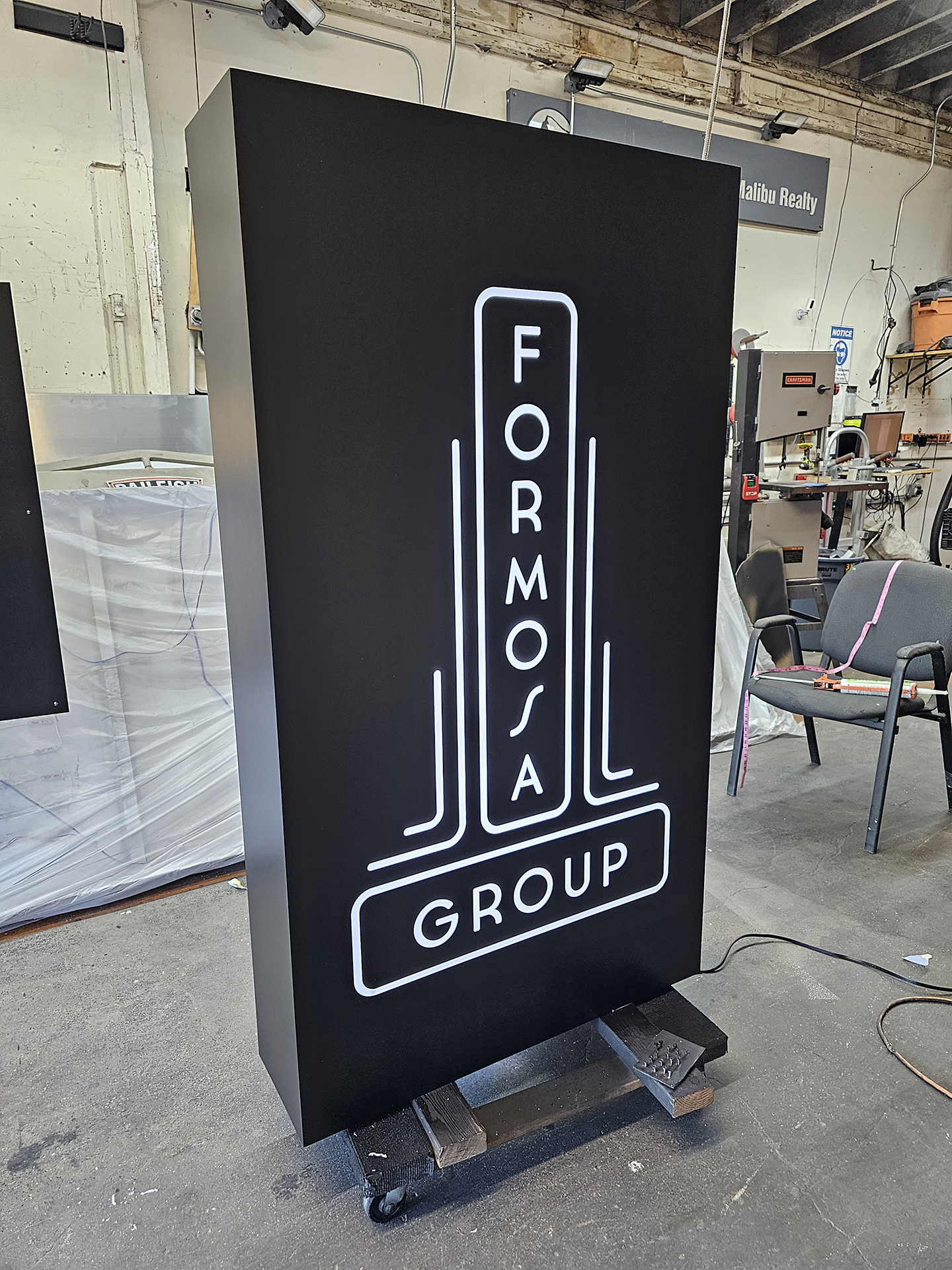Formosa Directional Sign 